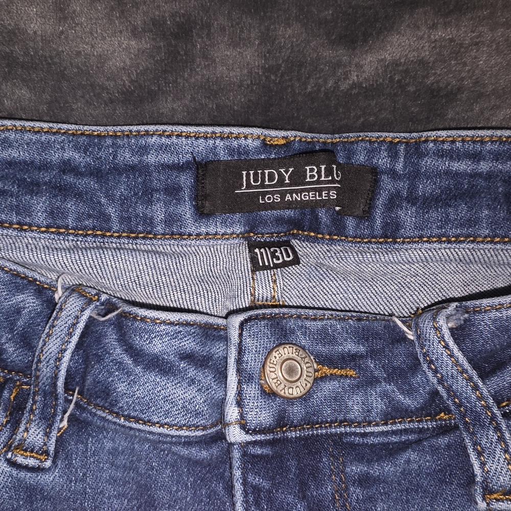 Judy Blue Skinny Blue Jeans Versatile Denim - Picture 2 of 3